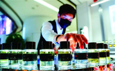 首發(fā)經(jīng)濟(jì)潮起 本土品牌“出圈”背后的細(xì)胞技術(shù)研發(fā)與應(yīng)用新浪潮